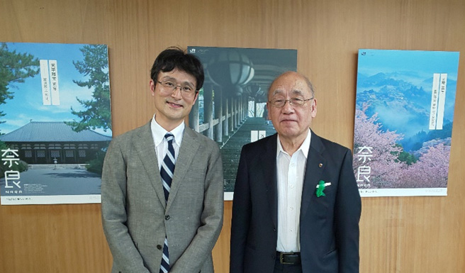 新型コロナウイルス対策に関し、奈良県庁で荒井知事(当時)と意見交換